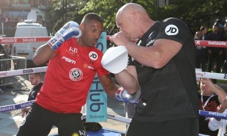 Тренер Брука сравнил силу ударов Головкина и Спенса