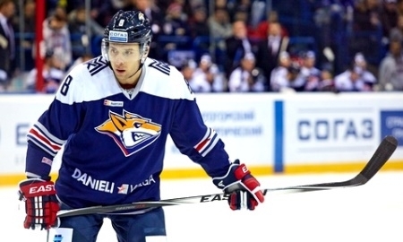 Травмированный в матче с «Барысом» игрок «Металлурга» приступил к тренировкам