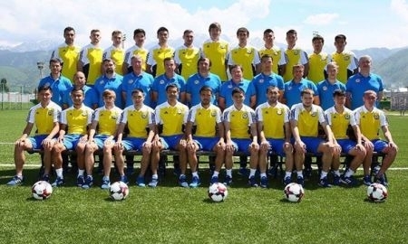 Сборная Казахстана сделала командное фото перед игрой с Данией