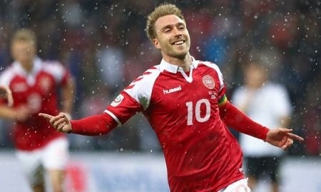 <strong>Казахстан после первого тайма минимально уступает Дании</strong>