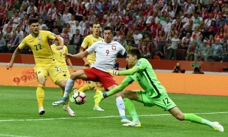 Хет-трик Левандовски принес Польше победу над Румынией — в группе Казахстана отбора на чемпионат мира-2018