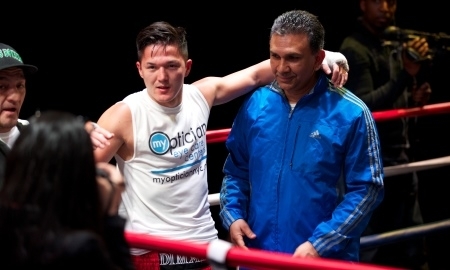 Ниязов одержал досрочную победу в Детройте