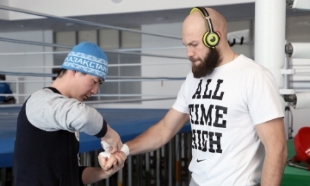 Бижан Алмахан: «Благодаря современной медицинской методике казахстанские боксеры продлевают себе карьеру»