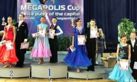 Пара из Актау завоевала пять медалей на международных соревнованиях по спортивным танцам