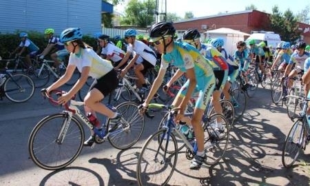 Более 100 велосипедистов боролись за приз Винокурова в Северном Казахстане