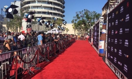 Казахстанцы пришли поддержать Головкина на пресс-конференции в Лос-Анджелесе