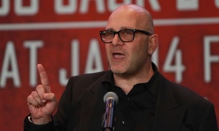 Критикующему бой Мэйвезер — Макгрегор промоутеру соперника Головкина посоветовали заткнуться