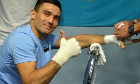 Бой Момынова с Хименесом не состоится