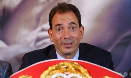 Промоутер Головкина сравнил пиар-кампании боя с Альваресом и поединок Мэйвезер — Макгрегор