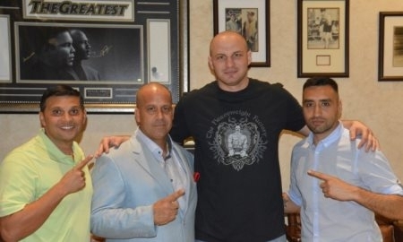 Менеджер Дычко сравнил его с братьями Кличко