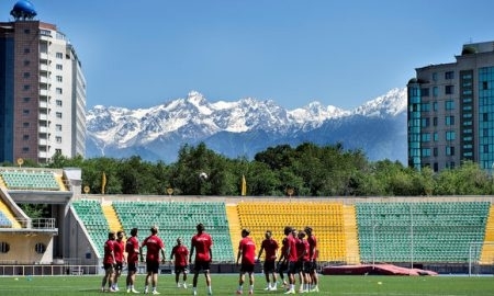 Фоторепортаж с тренировки сборной Дании перед матчем с Казахстаном