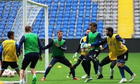 Фоторепортаж с тренировки «Окжетпеса» в Астане