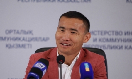 Фоторепортаж с пресс-конференции Каната Ислама в Астане