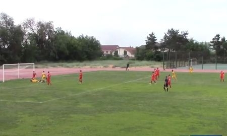 Видеообзор матча Второй лиги «Рузаевка» — «Алтай» 0:0