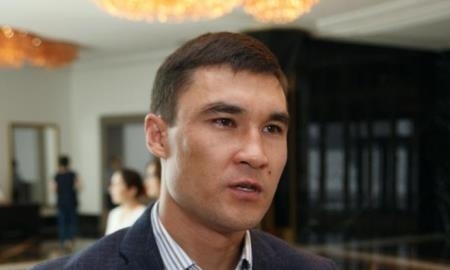 Сапиев прокомментировал бой Головкин — Альварес