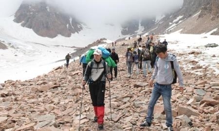 Почти 300 альпинистов покорили пик Нурсултан в Алматы