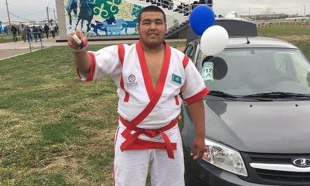 Актауский борец стал чемпионом республиканского турнира по казакша курес в Павлодаре