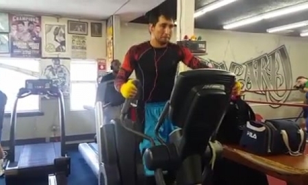 Ербосынулы продолжает подготовку к бою в США