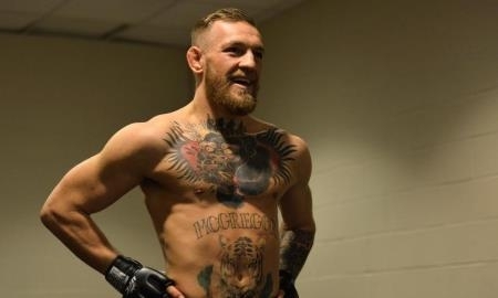 Макгрегор пригрозил надрать зад сопернику Головкина Альваресу и «послал» Де Ла Хойю