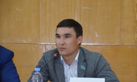 Содействие в создании спортобъектов в Каркаралинске обещает депутат Сапиев