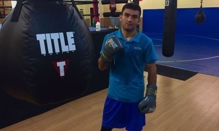 Казахстанский боксер станет спарринг-партнером Альвареса перед боем с Головкиным
