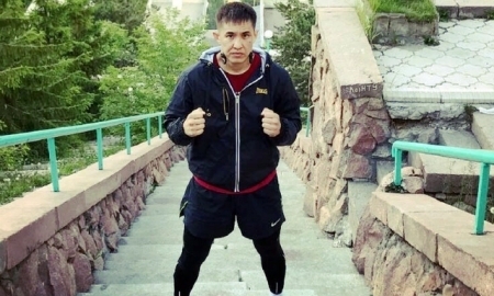 Кожамбердиев продолжает подготовку к дебютному бою на профи-ринге в зале Флойда Мейвезера-младшего