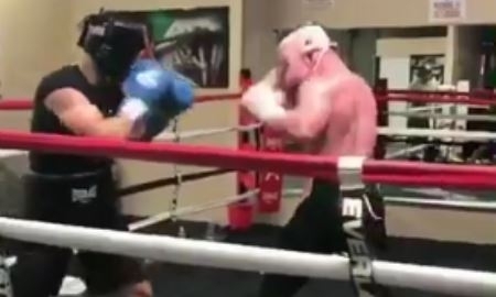 Соперник Головкина Альварес провел спарринг в день рождения