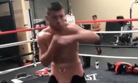 СМИ впечатлены формой «Канело» при подготовке к бою с Головкиным