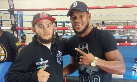 Казахстанские боксеры тренируются с Баррерой