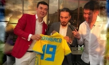 Нурлан Коянбаев получил на день рождения футболку «Астаны»