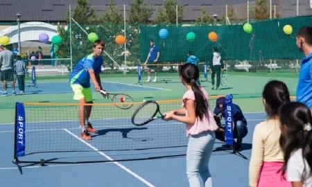 Кукушкин и Воскобоева дали мастер-класс детям в Астане