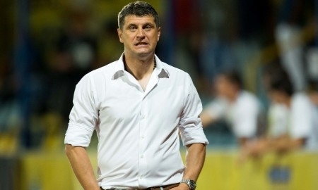 Наставник «Црвены Звезды» отметил стиль «Иртыша», которому учат в Казахстане