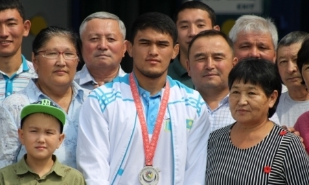 В Усть-Каменогорске встретили серебряного призера Сурдлимпийских игр