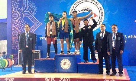 Тяжелоатлет Савельев выиграл две медали чемпионата Азии среди юношей и юниоров