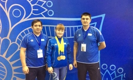 Тяжелоатлетка Кузганбаева выиграла «золото» чемпионата Азии среди юношей и юниоров 