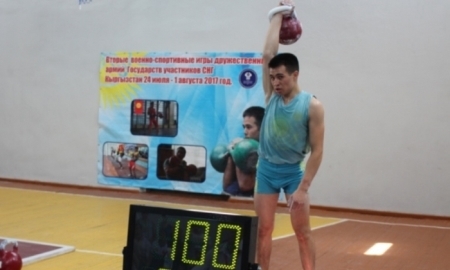 Военнослужащие Казахстана завоевали медали в гиревом спорте