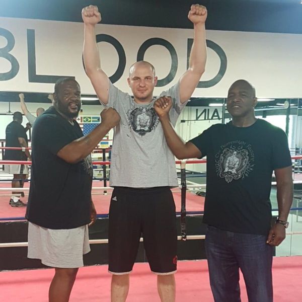 Зия Алиев: «У меня есть целый список казахстанских боксеров, с которыми собираюсь вести переговоры о переходе в профи»