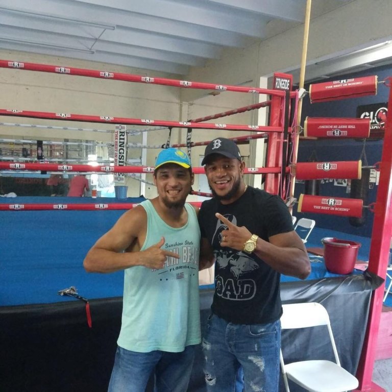 Казахстанские боксеры тренируются с Баррерой