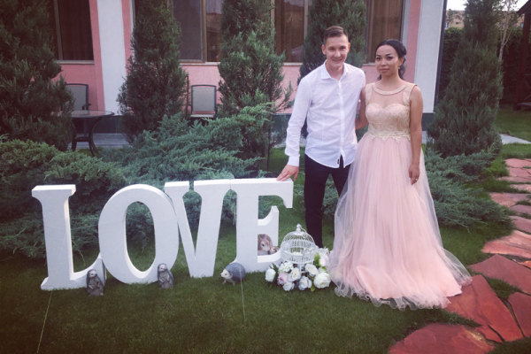 Акмарал Омарова: «К негативно настроенным людям лично я отношусь с юмором»