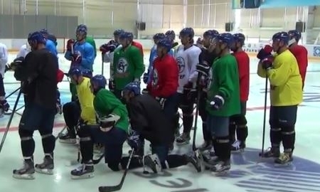 Видео с ледовой тренировки «Кулагера»