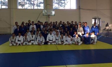 В Астане проходит УТС по дзюдо среди кадетов