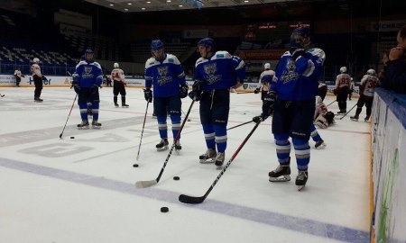 «Снежные Барсы» обыграли «Омских Ястребов» на мемориале Белосохова