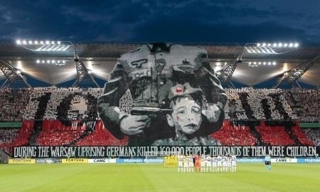 УЕФА накажет «Легию» за баннер на матче с «Астаной» в честь погибших в Варшавском восстании 