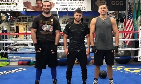 Boxingnewsresults.com: «Головкин выглядит огромным, „Канело“ ждут проблемы»
