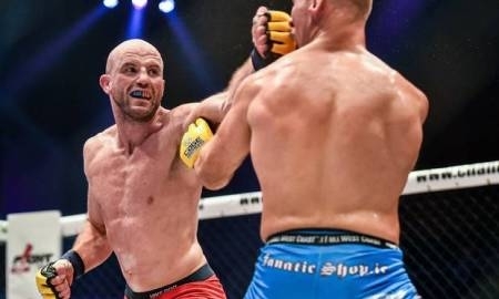 Бывший спарринг-партнер Конора Макгрегора бросил вызов Куату Хамитову