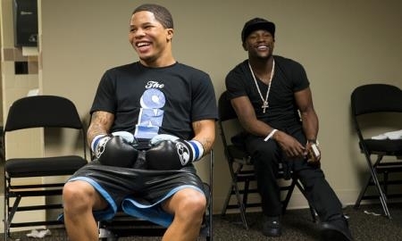 Непобежденный чемпион мира назвал фаворита боя Головкин — Альварес