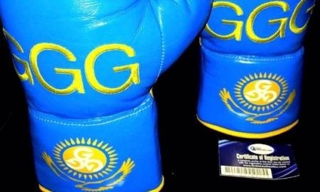 Британский фанат Головкина получил от него перчатки с автографом