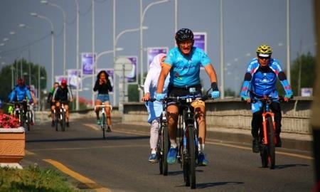 В Алматы состоялся велопробег, посвященный Дню спорта 