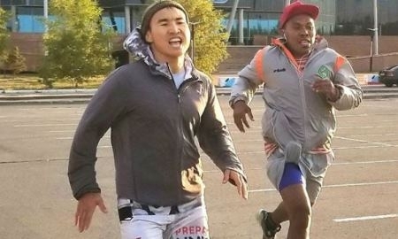 Ислам и Жанабаев продолжают подготовку к предстоящим боям