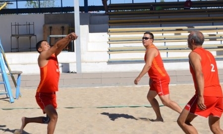 Команда Актау стала бронзовым призером международного турнира по пляжному волейболу среди инвалидов